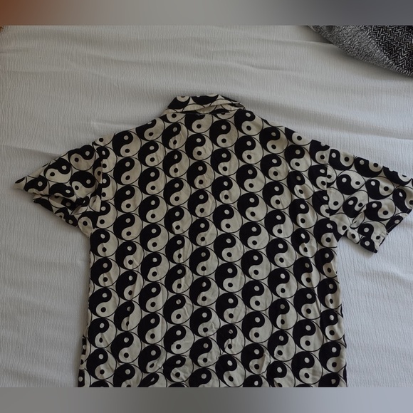 Yin Yang Summer Button Down Shirt - Picture 2 of 2